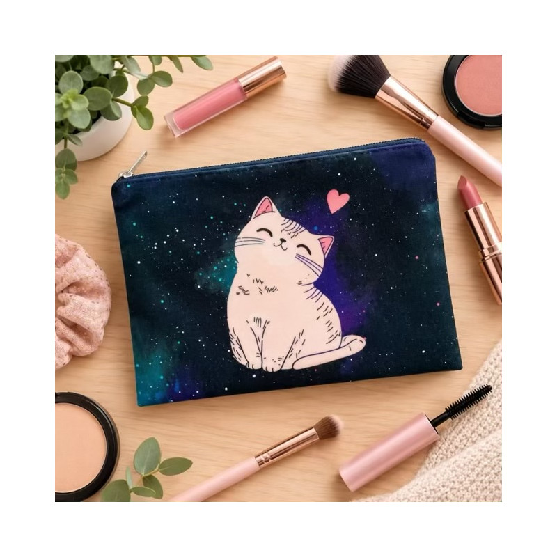 Pochette et son petit chat rose