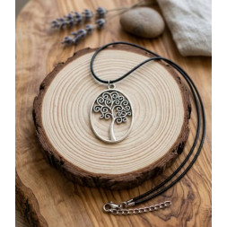 Un collier en arbre de vie